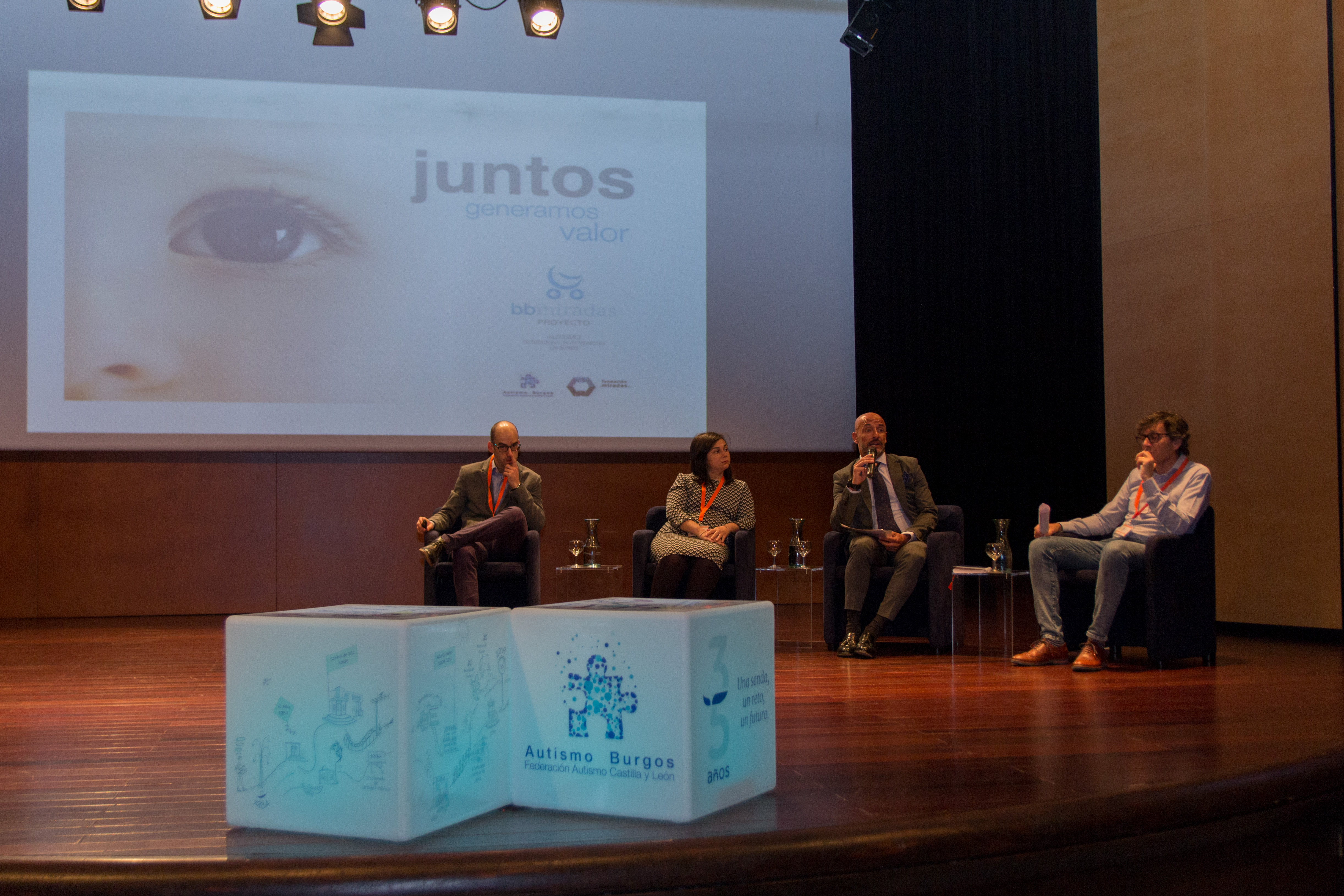 bbMiradas en el Congreso 35 Aniversario de Autismo Burgos
